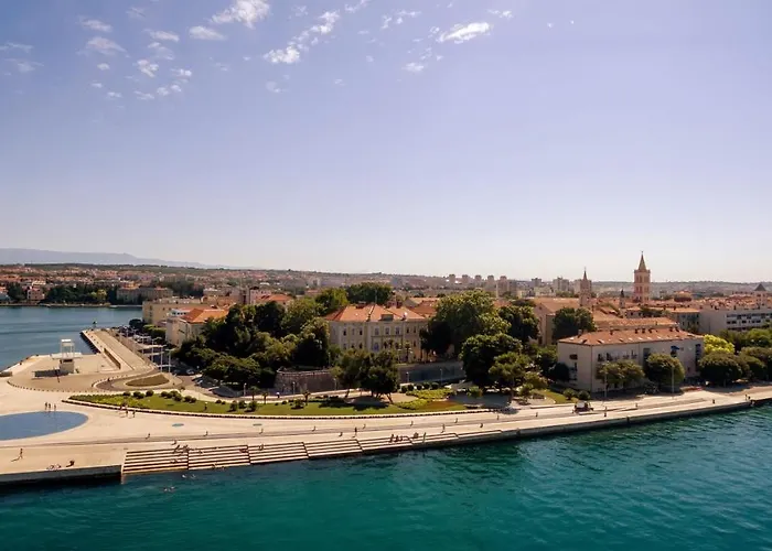 Apartman Zara, Centar *